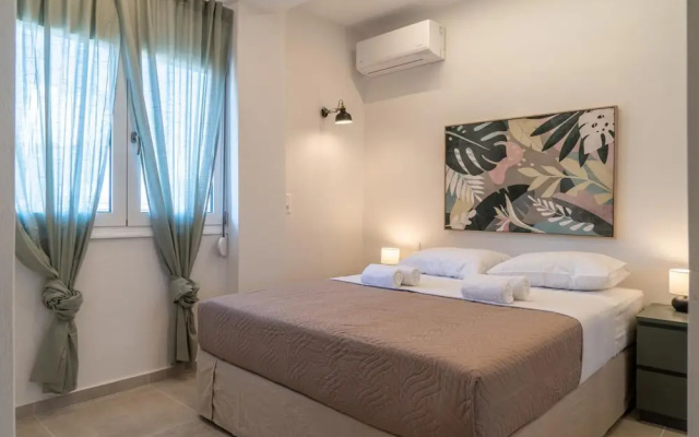 Pananos Sq House II