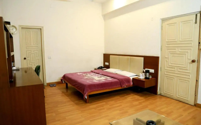 Hotel Rajmahal