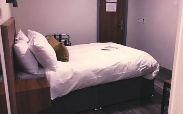 Smiths Hotel
