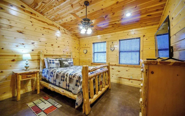 Lost Key  Cabin Stay for 8