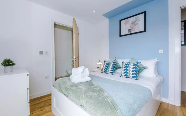 Stunning Scandi Manchester City Centre Penthouse - Sleeps 10 - Parking