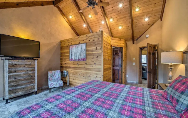 Central Ruidoso Mountain Home w/ Step-free Access!