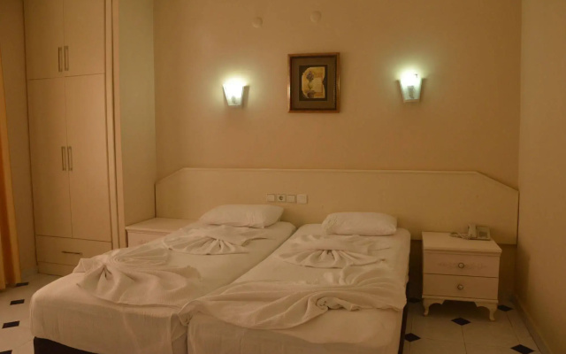 Twin Apart Hotel