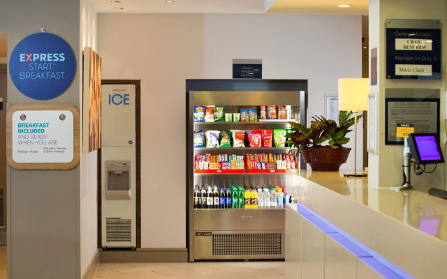 Holiday Inn Express Glasgow Airport by IHG