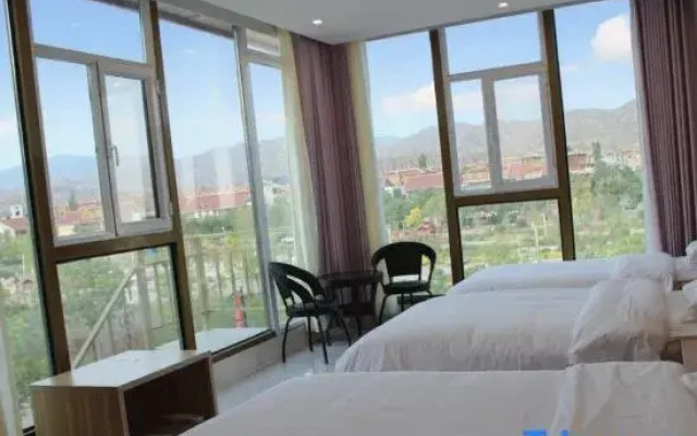 Qicai Danxia Wenzheng Holiday Hotel