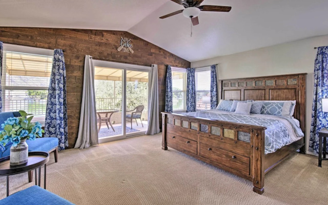 Boat Dock, Game Room! Lakefront Glendale Getaway