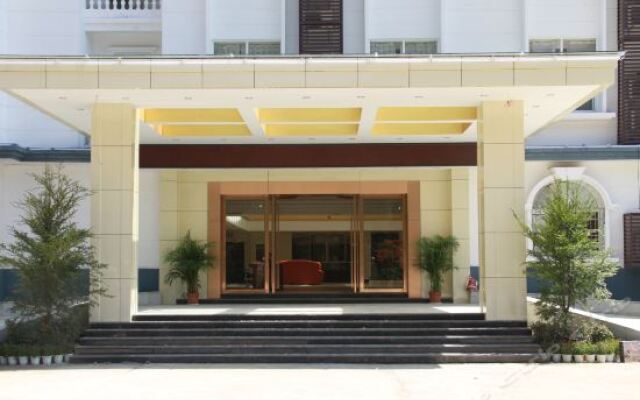 JingGangShanHongGe Hotel вид на фасад