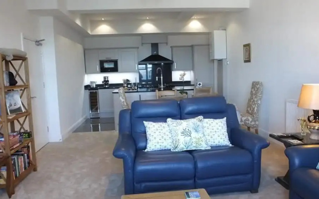 Newbridge House Apartment 2