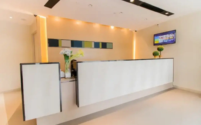 Homeinn Selected Hotel (Shanghai Caolu Minlei Road Subway Station)