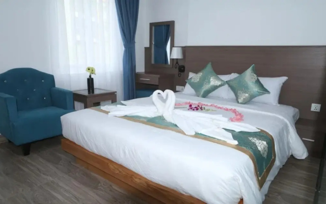 Gia Bao Ngoc Hotel by OYO Rooms