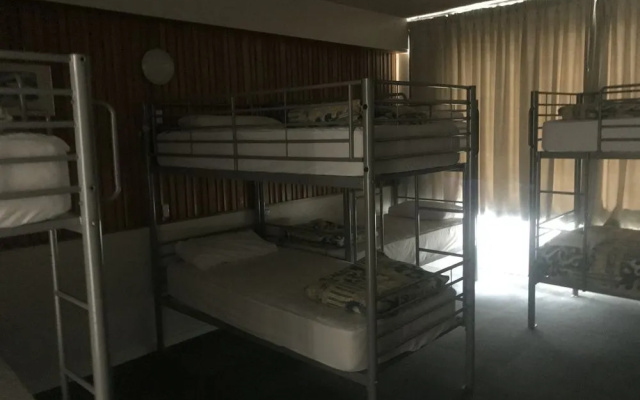 Snowy Mountains Coach and Motor Inn