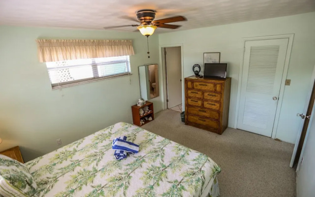 121 Mid Island Drive