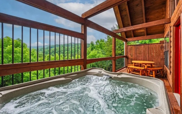 View-location-hot Tub-2 Fireplaces-jacuzzi-arcade