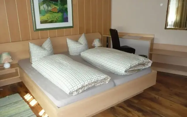 Hotel Garni Und Apartments Zur Krone