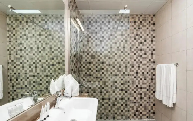 Modern Studio in Azizi Samia by Bespoke