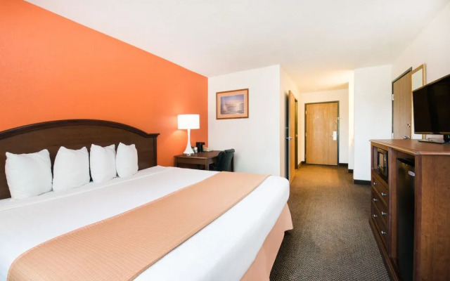 Howard Johnson Inn and Suites Oacoma