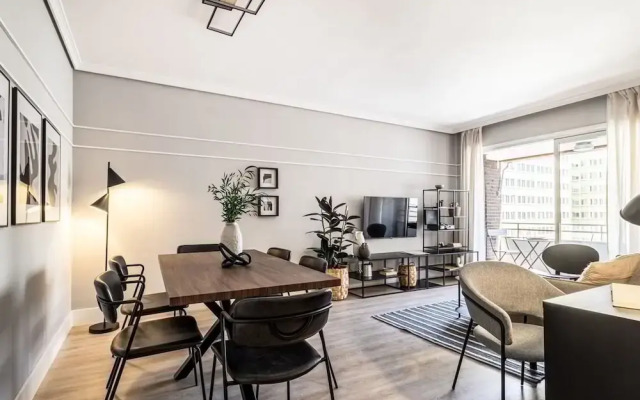 Villa - 2 Bedrooms and 2 Balcony in Castilla