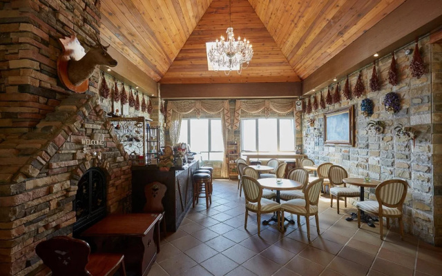 Florence Resort Villa - Italianate Villa