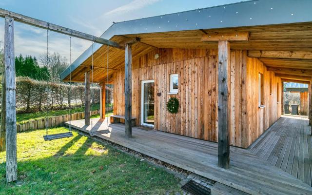 Quaint Chalet in Harreberg with Garden