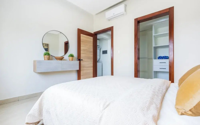 Tropical 2BR Retreat - Terrace, BBQ and Pool