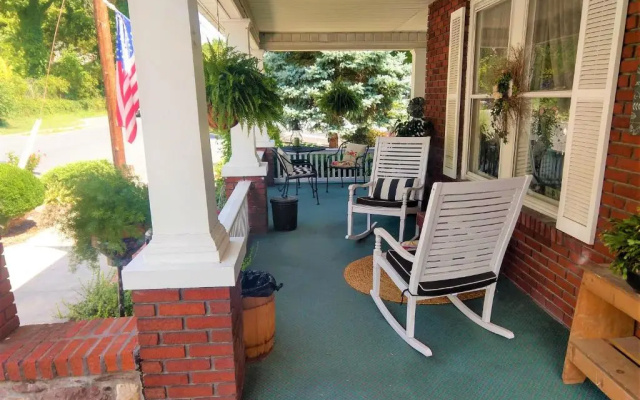 Maria's Garden and Inn
