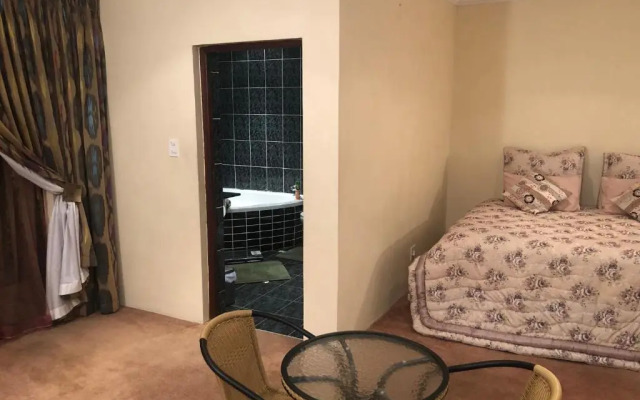 Naomis Place