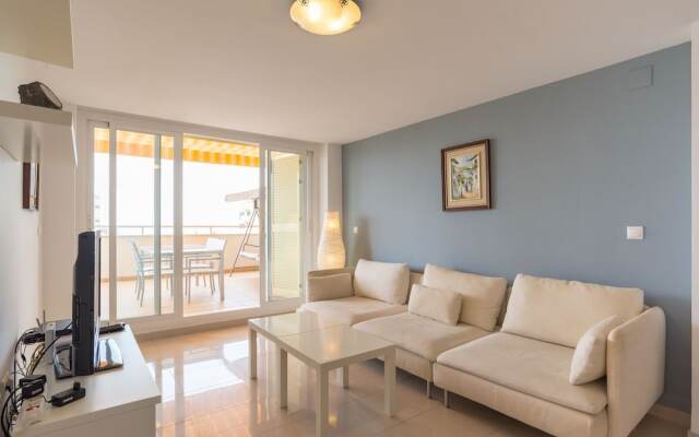 Отель MalagaSuite Beach Solarium & Pool Торремолинос комната для гостей