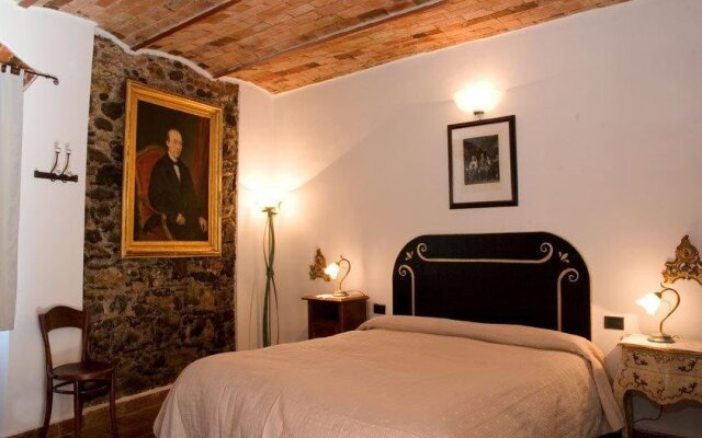Отель Vecchia Locanda Сарцана комната для гостей