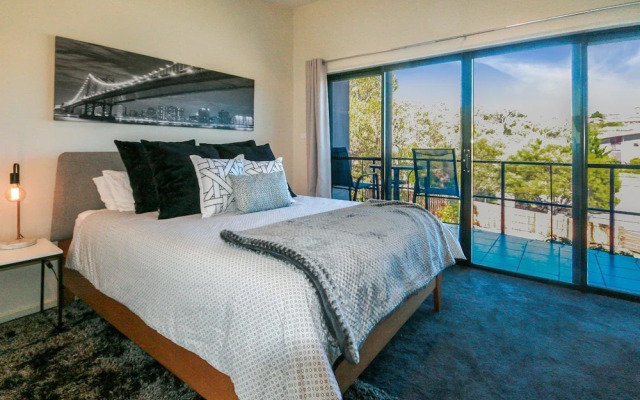 Khione 6 - Modern 2 bedroom Townhouse