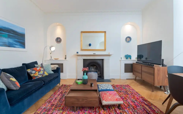 Beautiful Hampstead Home RH6