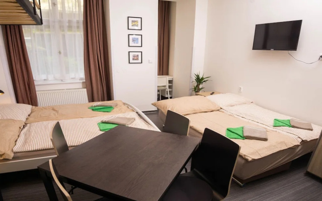 Flying Bed Apartment close to Castle