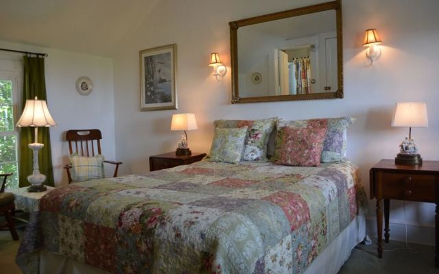 Black Walnut Point Inn