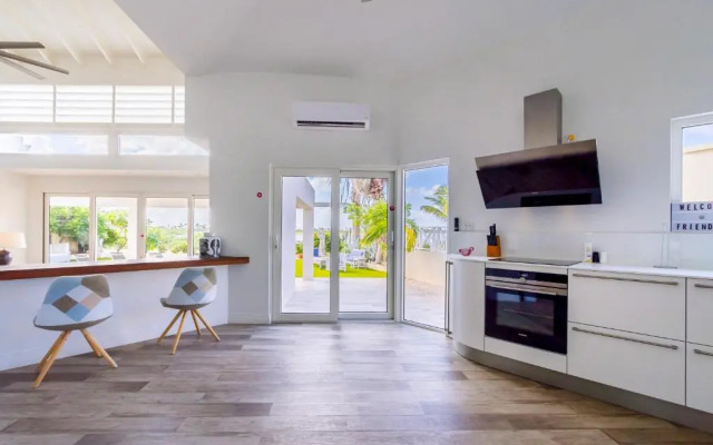 Ocean View! Fully Renovated Villa, Private Pool!