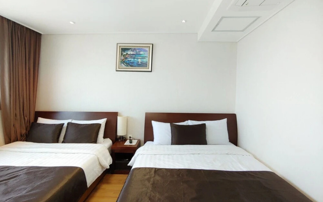 Iris Hotel