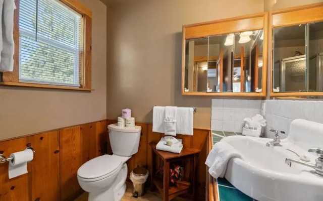 Rosy Cozy Cabin