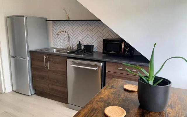 Lovely 2 Bedroom Apartment in Central Location