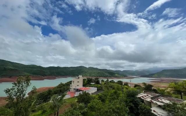 CosmicStays Countryside Panorama-Lakeview Bungalow