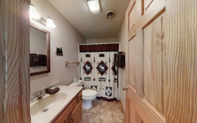 Heaven's Door 2 Bedroom Cabin by RedAwning