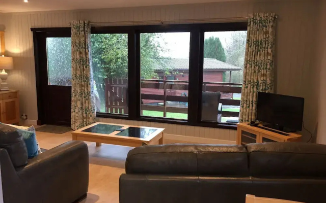 Primrose Lodge 7 with Hot Tub (H 2014) 57555