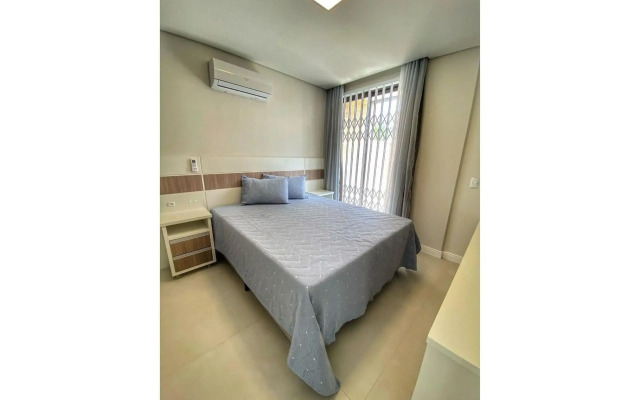 180 - Lindo apartamento com 02 suítes em Mariscal