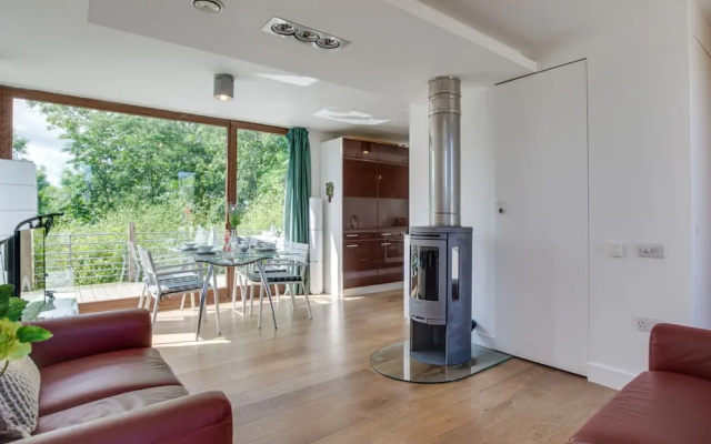 Comfortable Holiday Home in Saint Essey With Fireplace