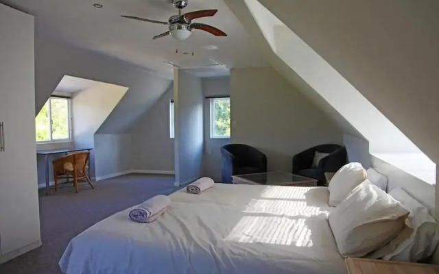 Cozy Quirky Cottage