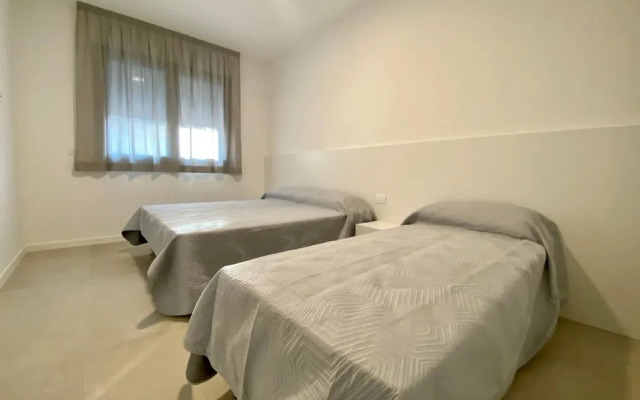 Cozy Apartment 300m From the sea