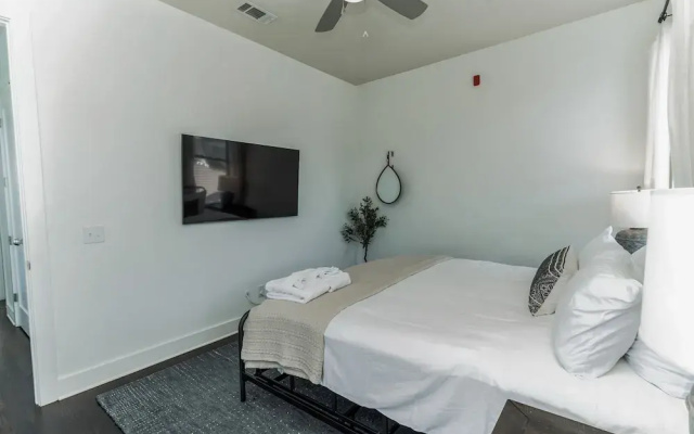 Couple's Retreat Near Vanderbilt University!