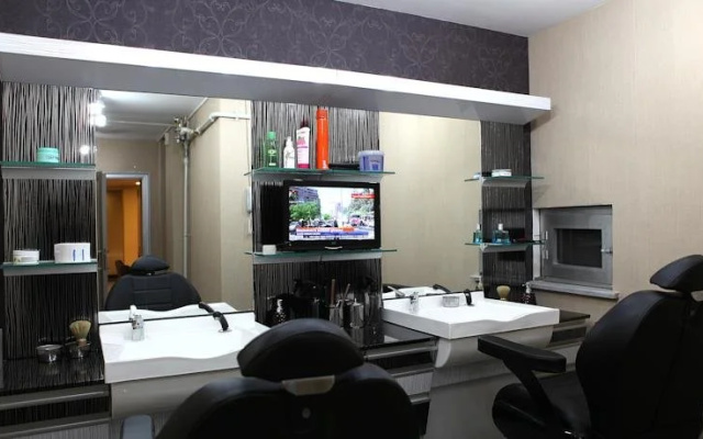 Grand Merin Formula 1 Hotel