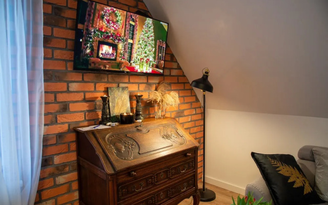 Długa 66 Attic