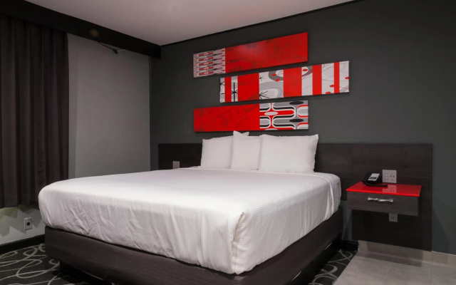 Astro Pasadena Hotel