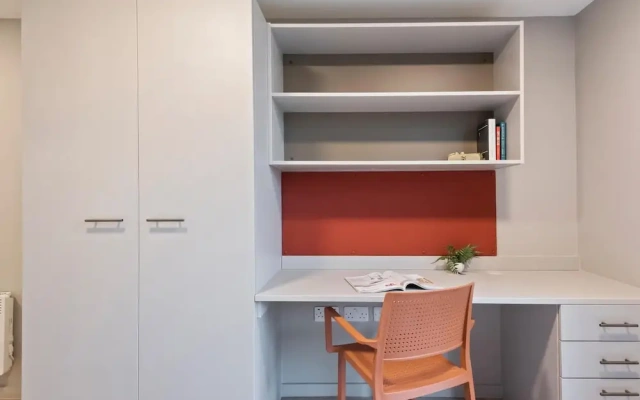 Amazing Location! 6br Liverpool Apartment- Sleeps6