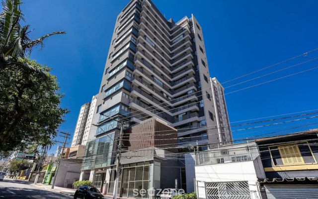 Studio w/ Balcony and 290m From the Subway Oln1702