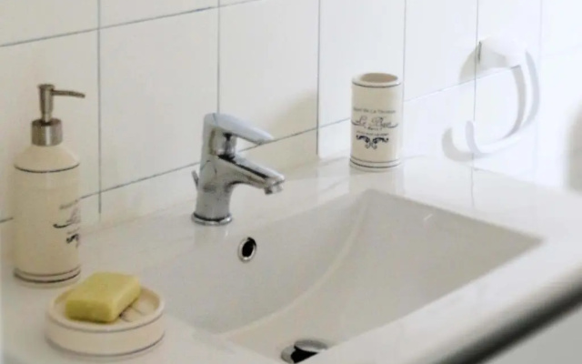 Sail into Portovenere Apartment w Parking & Balcony